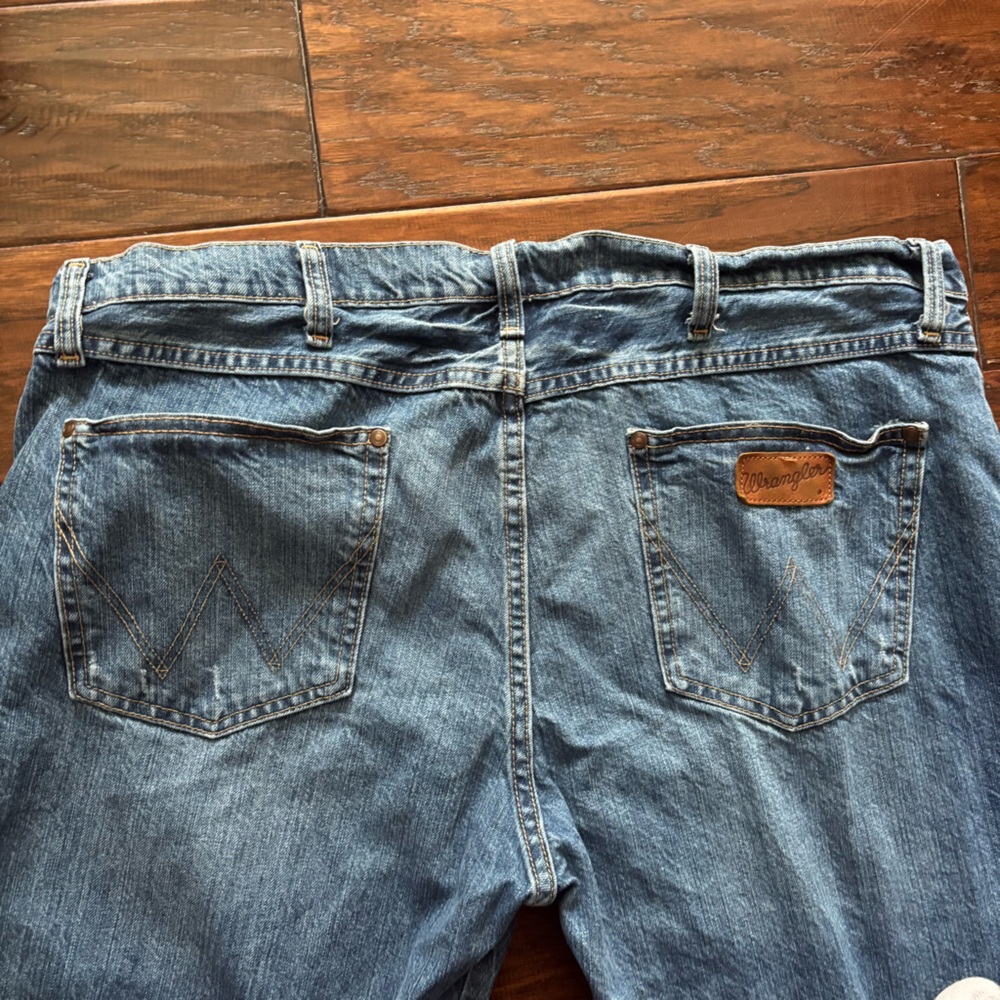 Men’s Wrangler slim boot cut jeans | Size 40x32